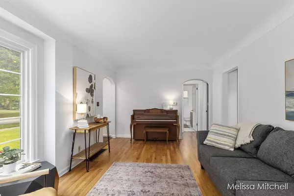 2046 Tenway SE Drive, East Grand Rapids, MI 49506