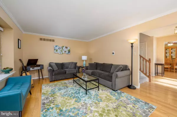 206 AMBERFIELD DR, Mount Laurel, NJ 08054