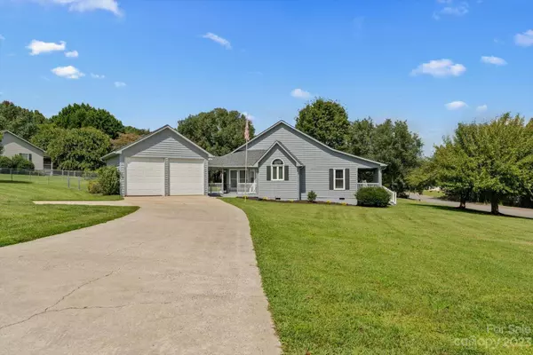 2101 Evergreen DR #5, Newton, NC 28658