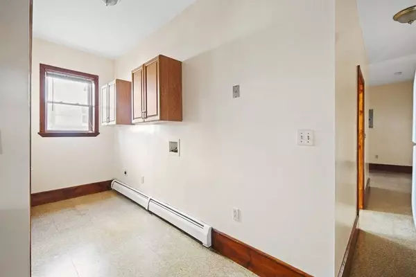 45-45R Holworthy St, Boston, MA 02121