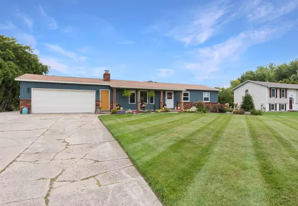 607 Country Lane NW Drive, Grand Rapids, MI 49544