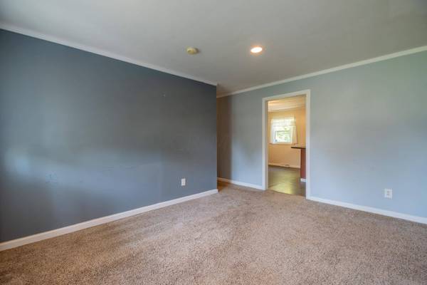 33 Neil Street, Delaware, OH 43015