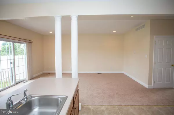 85 GLACIER DR, Berlin, NJ 08009