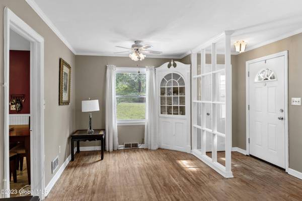 5 Crescent Terrace, Wynantskill, NY 12198