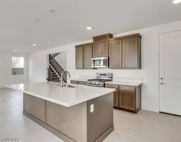 1231 Chestnut Sparrow Avenue, North Las Vegas, NV 89084