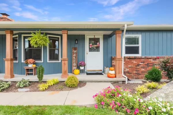 607 Country Lane NW Drive, Grand Rapids, MI 49544