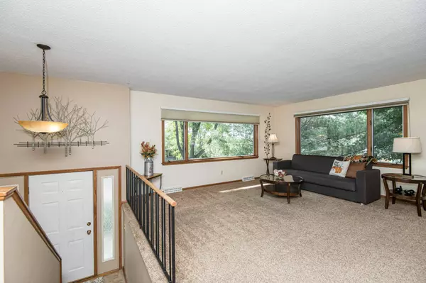 1643 Wilshire DR NE, Rochester, MN 55906