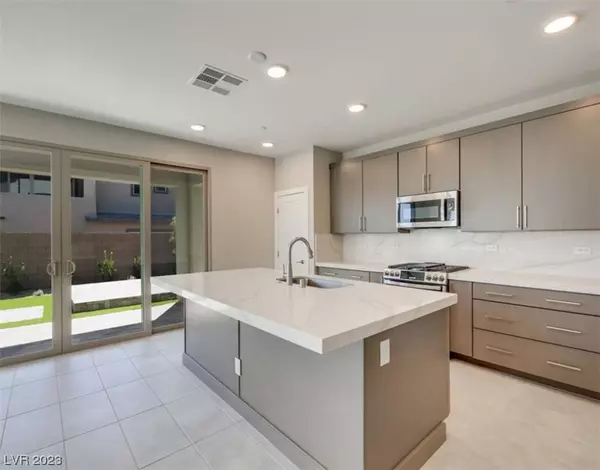 786 Carlon Hills Avenue, Las Vegas, NV 89138