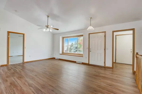 324 Burl Oak Drive, Deforest, WI 53532