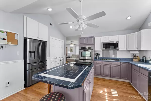 2101 Evergreen DR #5, Newton, NC 28658