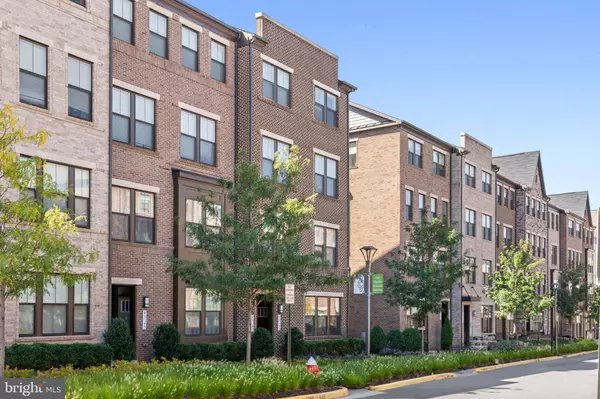 45145 KINCORA DR, Sterling, VA 20166