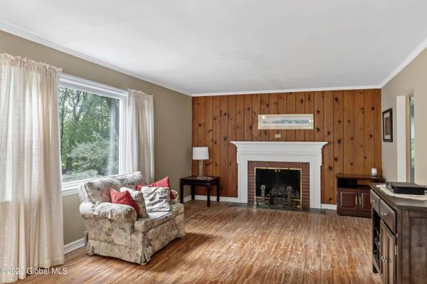 5 Crescent Terrace, Wynantskill, NY 12198