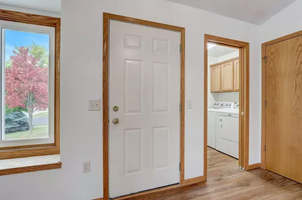 324 Burl Oak Drive, Deforest, WI 53532