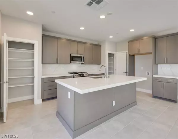 786 Carlon Hills Avenue, Las Vegas, NV 89138