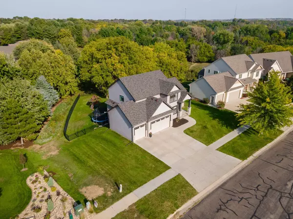 2086 Shannon Oaks BLVD NE, Rochester, MN 55906