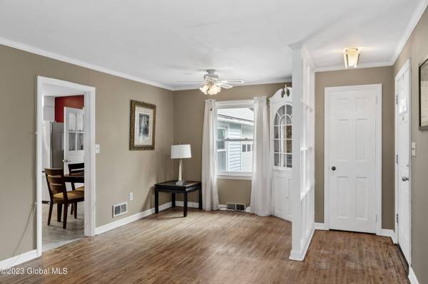 5 Crescent Terrace, Wynantskill, NY 12198