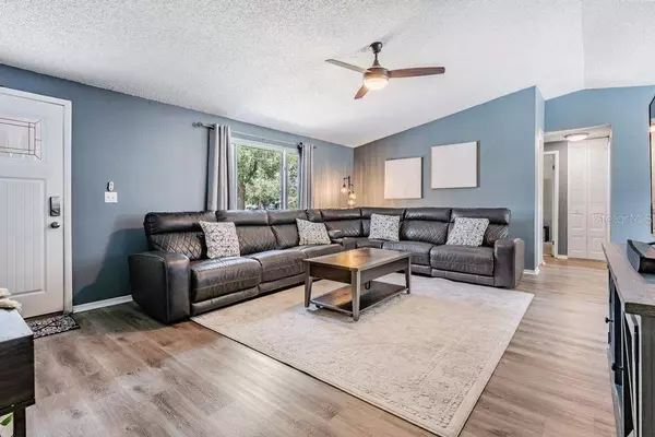 1215 HAWLEY CT, Valrico, FL 33594