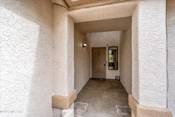 8009 S Lennox Lane, Tucson, AZ 85747