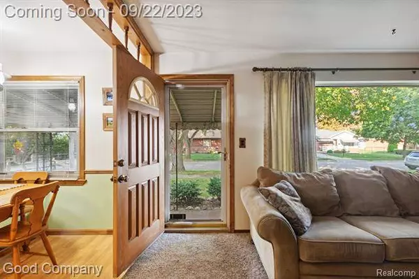 16209 OCEANA Avenue, Allen Park, MI 48101