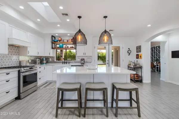 8043 E CLARENDON Avenue, Scottsdale, AZ 85251