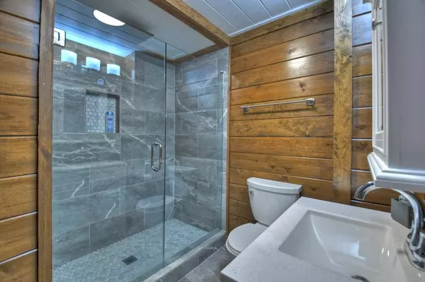 366 Spindrift Ct, Ellijay, GA 30540