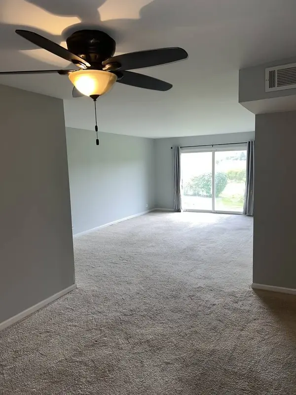 24 Kingery Quarter #101, Willowbrook, IL 60527