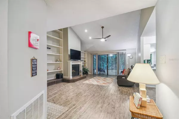 15902 COUNTRY FARM PL, Tampa, FL 33624