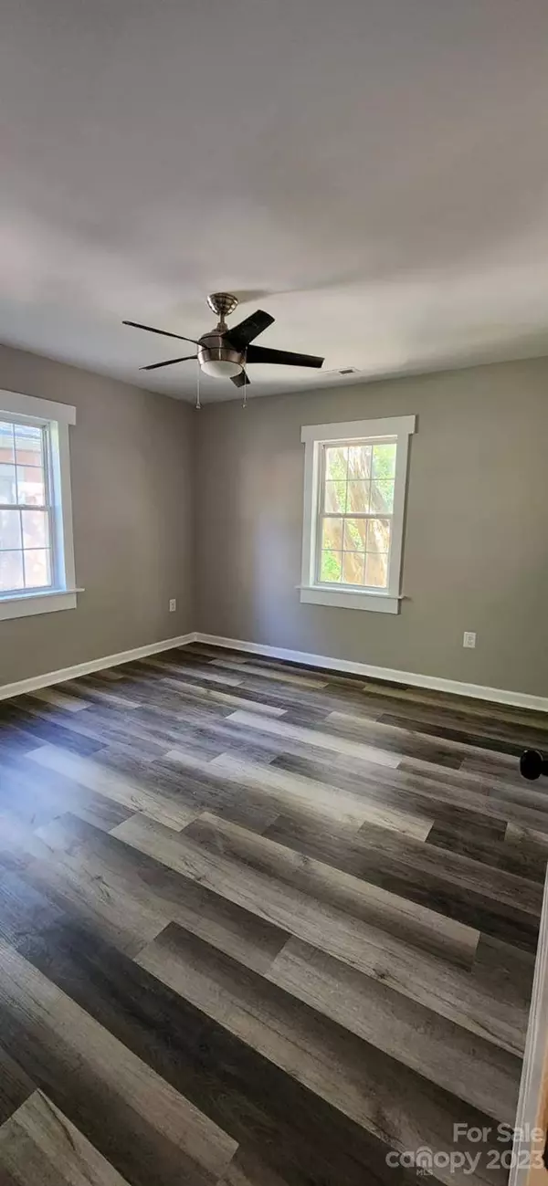 303 S Iredell AVE, Spencer, NC 28159