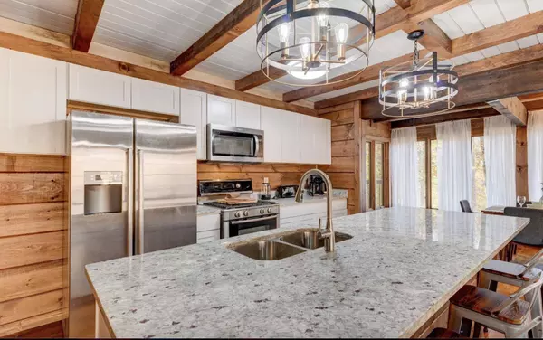 366 Spindrift Ct, Ellijay, GA 30540