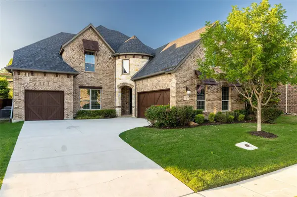 10824 Pedernales Falls Drive, Flower Mound, TX 76226