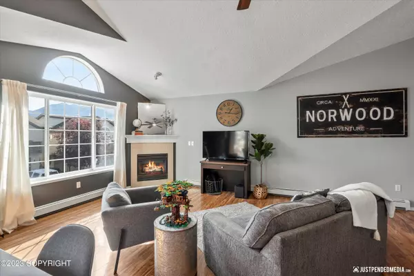 11720 Galloway LOOP #27, Eagle River, AK 99577