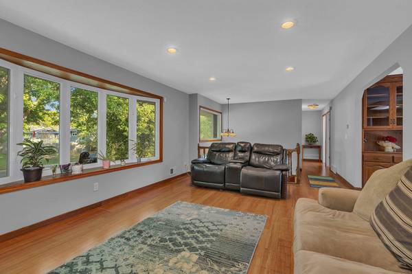 11124 Vera Cruz AVE N, Champlin, MN 55316