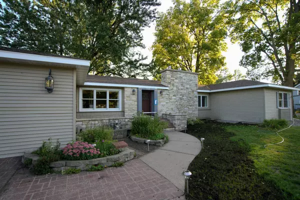 239 6th AVE SW, Cambridge, MN 55008