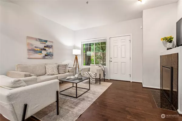 10384 157th PL NE #103, Redmond, WA 98052