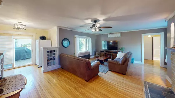 239 6th AVE SW, Cambridge, MN 55008