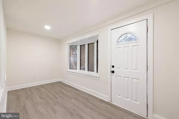 10 ROSELAWN AVE, Wilmington, DE 19805