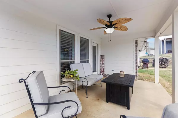 16041 Hickory Hills Drive, Lindale, TX 75771