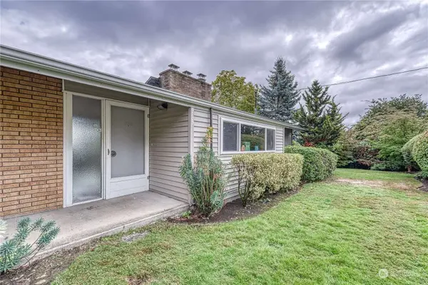 9703 NE 14th ST, Clyde Hill, WA 98004