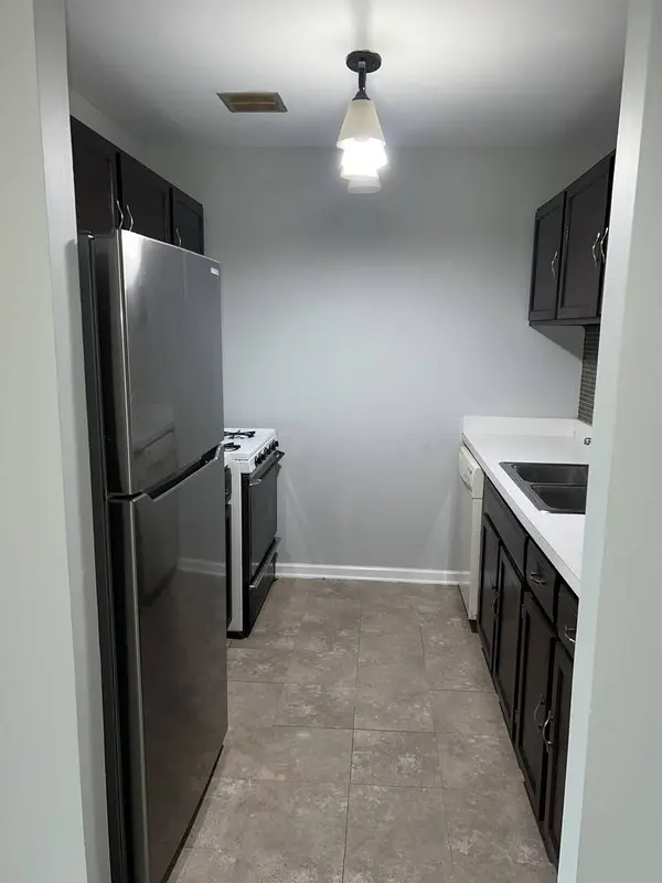 24 Kingery Quarter #101, Willowbrook, IL 60527