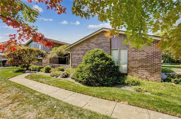 9087 S Normandy Lane, Washington Twp, OH 45458