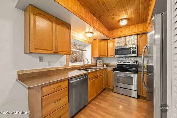 18145 N Parkview Terrace LOOP, Eagle River, AK 99577