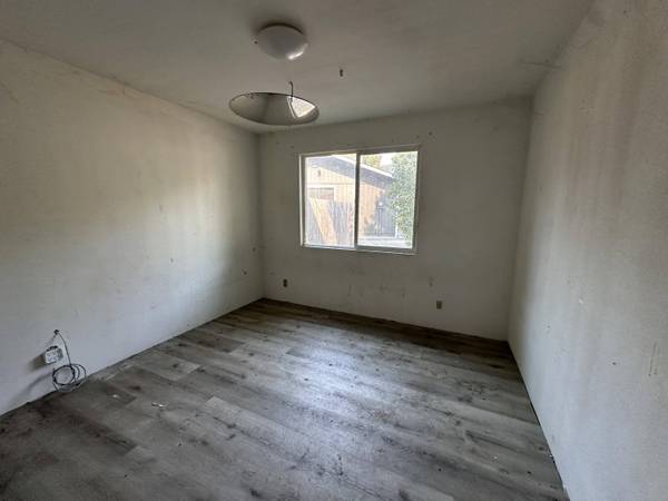 225 NW Blossom Dr, Grants Pass, OR 97526