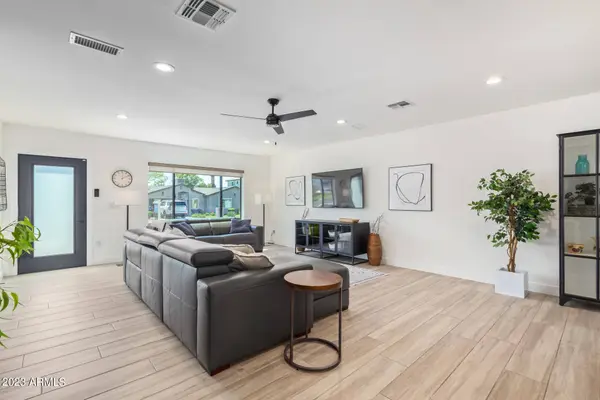 3830 E DEVONSHIRE Avenue, Phoenix, AZ 85018