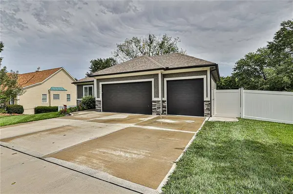 3525 S Woodland CT, Independence, MO 64052