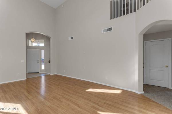 28475 N COAL Avenue, San Tan Valley, AZ 85143