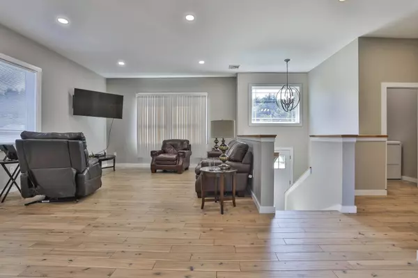 6 Cambridge RD, Nashua, NH 03062