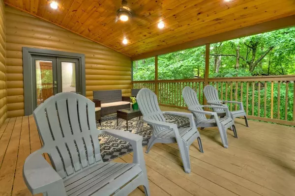 366 Spindrift Ct, Ellijay, GA 30540