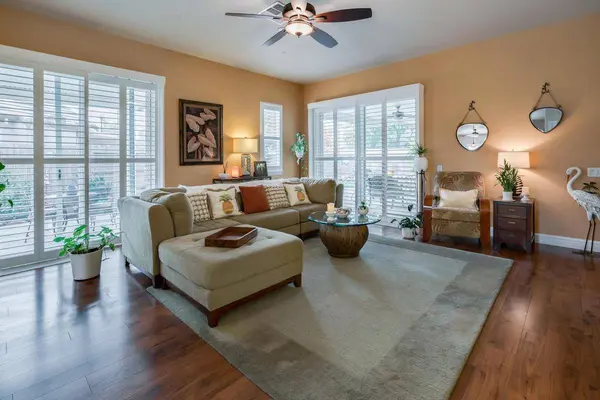 2033 Coryton LN, Roseville, CA 95747