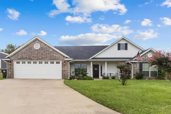 16041 Hickory Hills Drive, Lindale, TX 75771