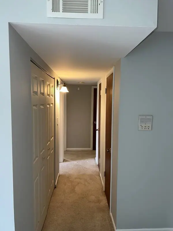 24 Kingery Quarter #101, Willowbrook, IL 60527